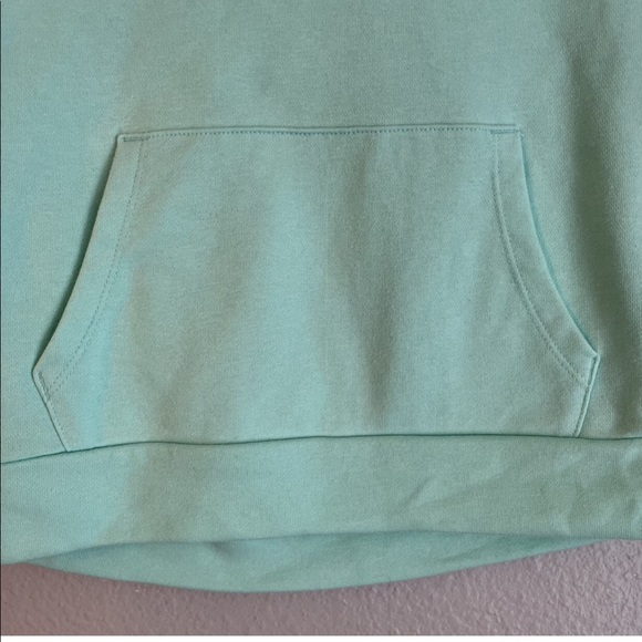 Adidas Mint Green Short Sleeve Sweatshirt Girls 7/8 - Picture 2 of 6